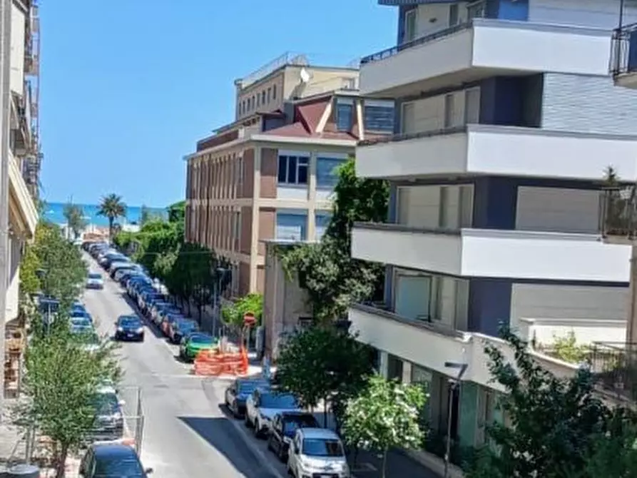 Immagine 1 di Appartamento in vendita  a Pescara
