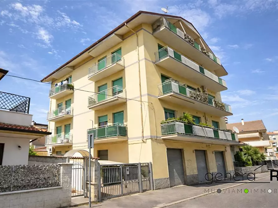 Immagine 1 di Appartamento in vendita  a Pescara