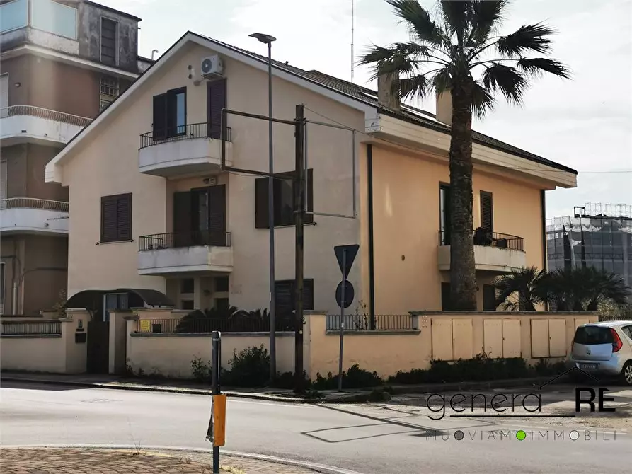Immagine 1 di Appartamento in vendita  a Pescara