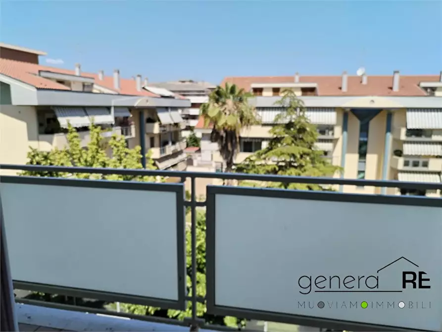 Immagine 2 di Appartamento in vendita  a Pescara