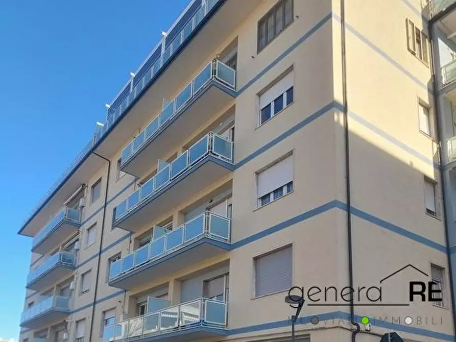 Immagine 1 di Appartamento in vendita  a Pescara