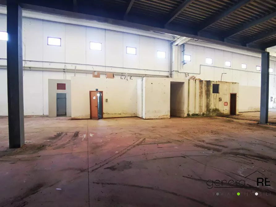 Immagine 8 di Capannone industriale in vendita  a Colonnella