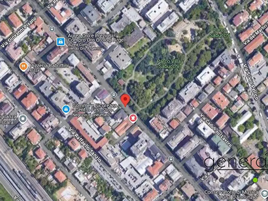 Immagine 1 di Garage in vendita  a Pescara