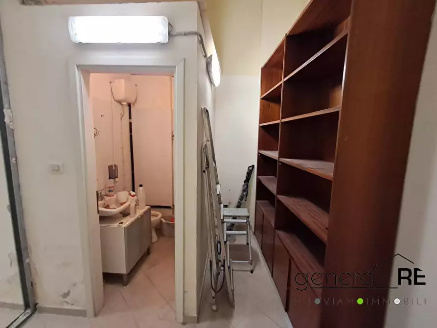 Immagine 4 di Garage in vendita  a Pescara