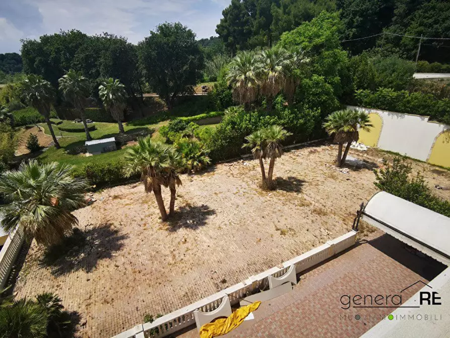 Immagine 8 di Negozio in vendita  a Francavilla Al Mare