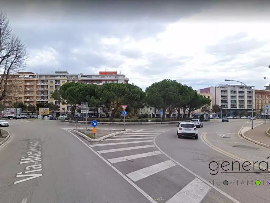 Immagine 3 di Negozio in vendita  a Pescara