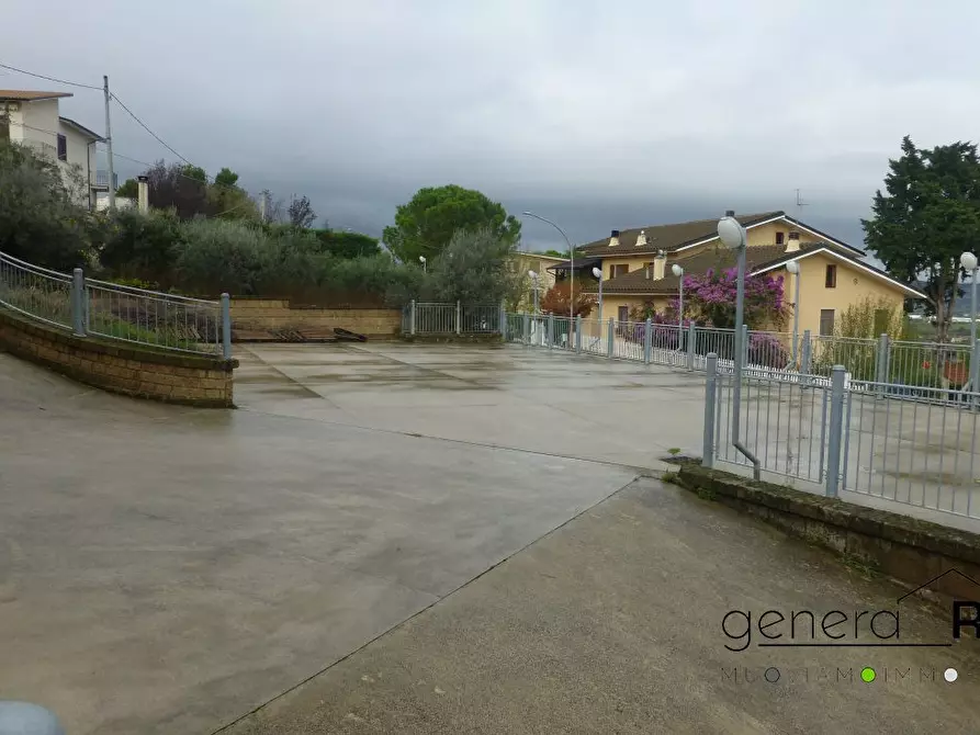 Immagine 3 di Negozio in vendita  a Alanno