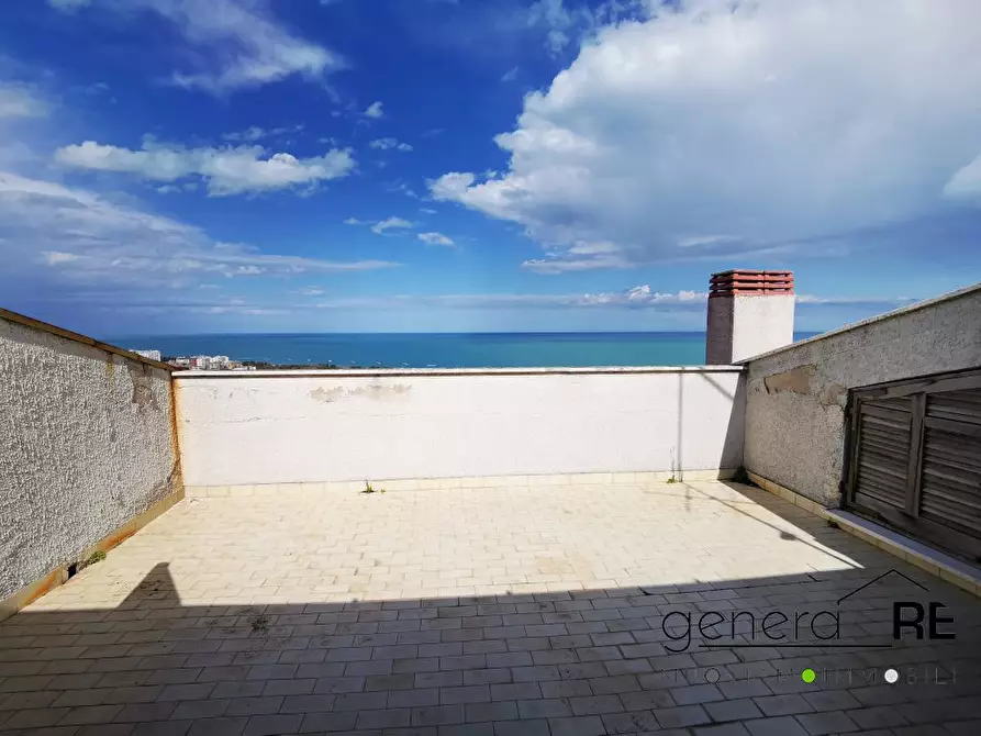 Immagine 7 di Palazzo in vendita  a Pescara