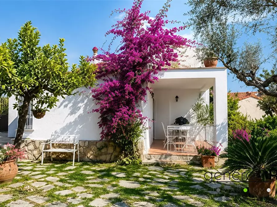 Immagine 1 di Villa in vendita  a San Vito Chietino