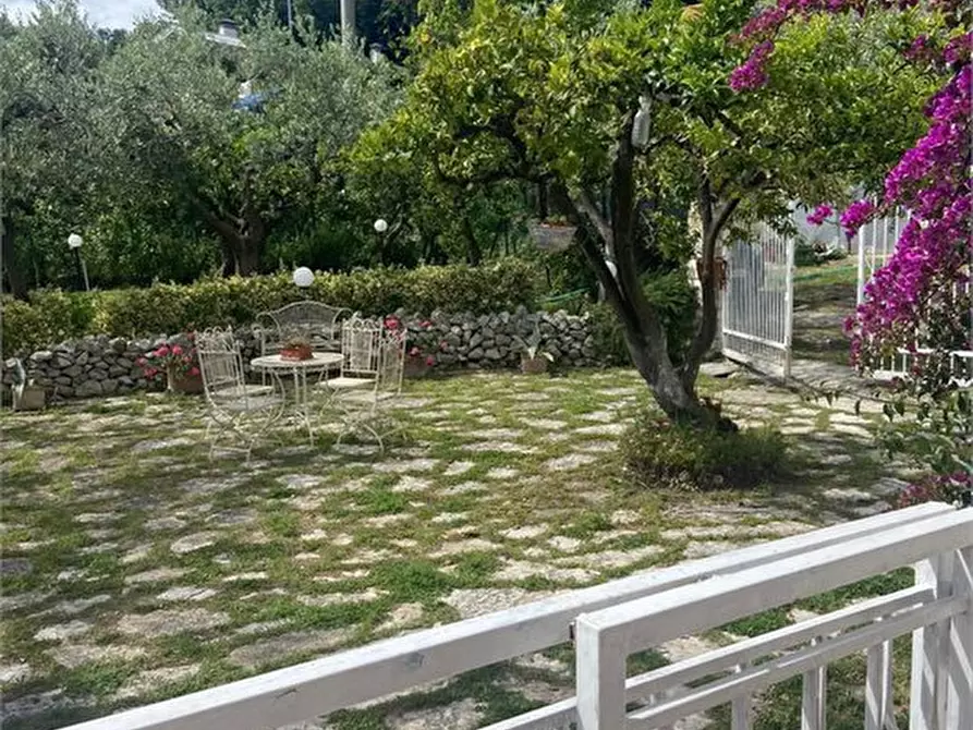 Immagine 2 di Villa in vendita  a San Vito Chietino