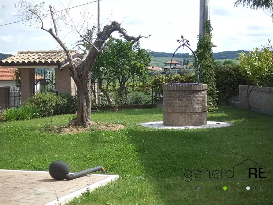 Immagine 3 di Villa in vendita  a Torrevecchia Teatina