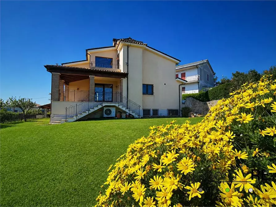 Immagine 1 di Villa in vendita  a Torrevecchia Teatina