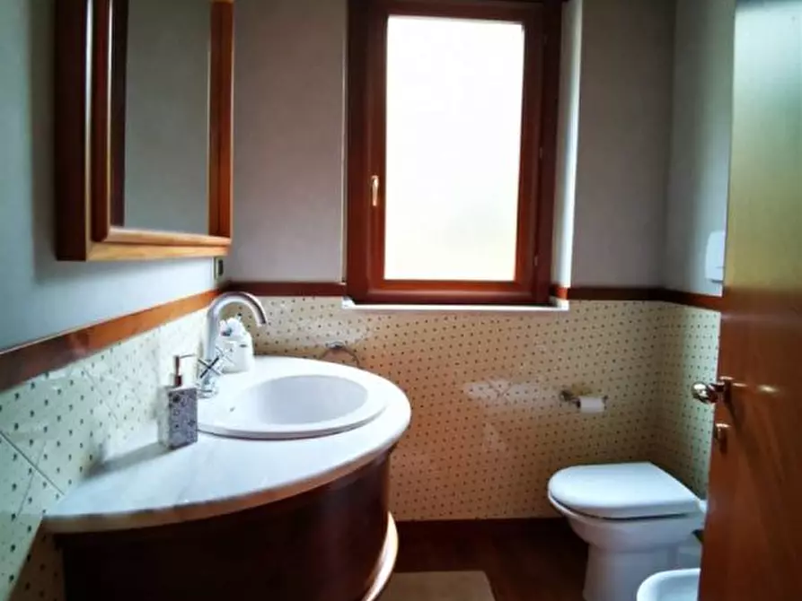Immagine 5 di Villa in vendita  a Pescara