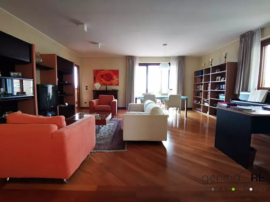 Immagine 2 di Villa in vendita  a Pescara