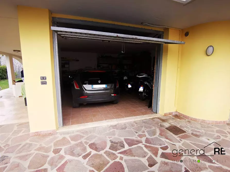 Immagine 10 di Villa in vendita  a Pescara