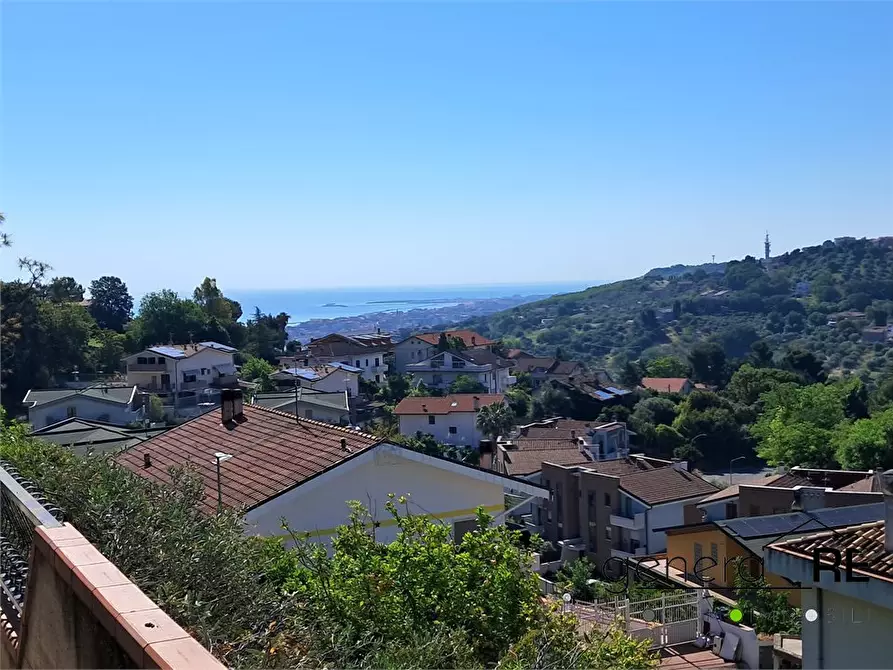 Immagine 3 di Villa in vendita  a Montesilvano