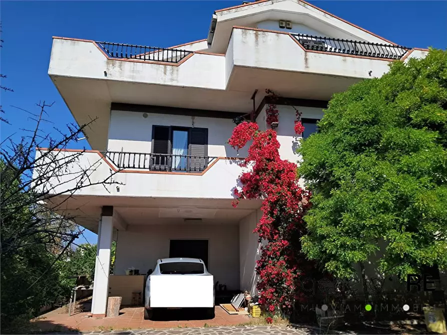 Immagine 1 di Villa in vendita  a Montesilvano