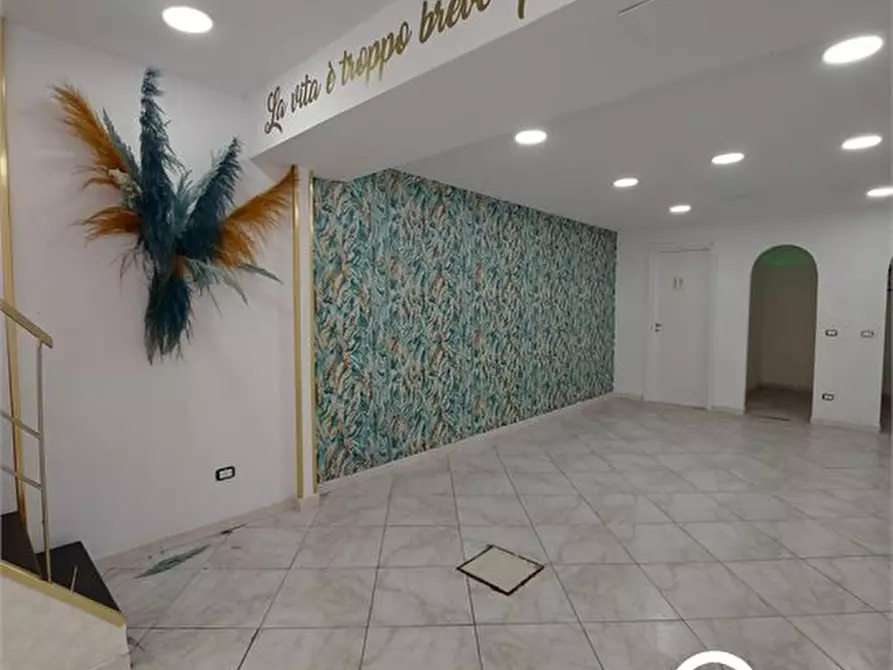 Immagine 6 di Negozio in affitto  a Caivano