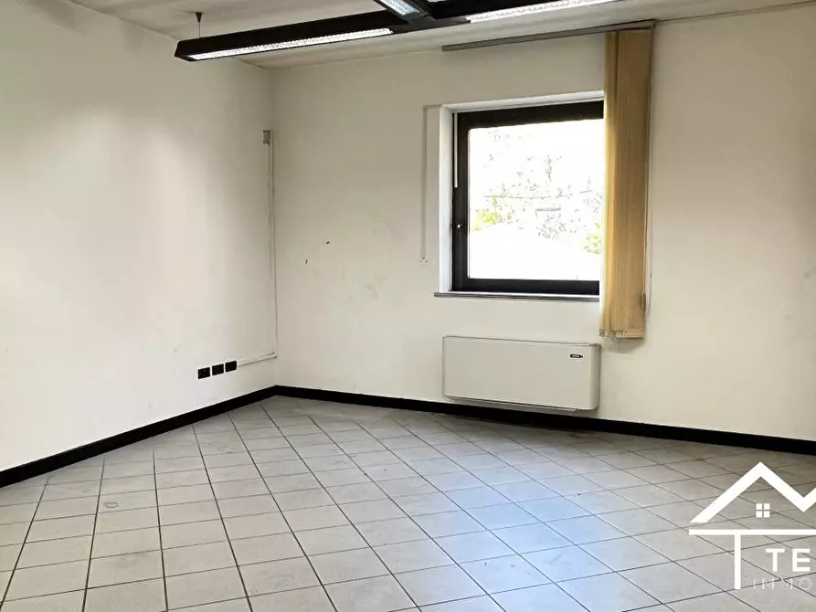 Immagine 9 di Negozio in vendita  a Cantalupo In Sabina