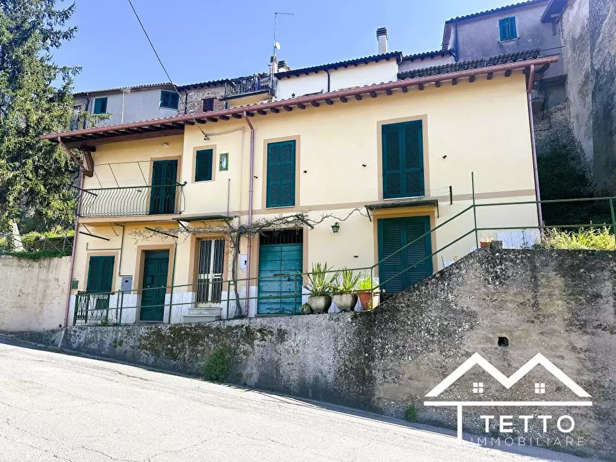 Immagine 2 di Villa in vendita  a Forano