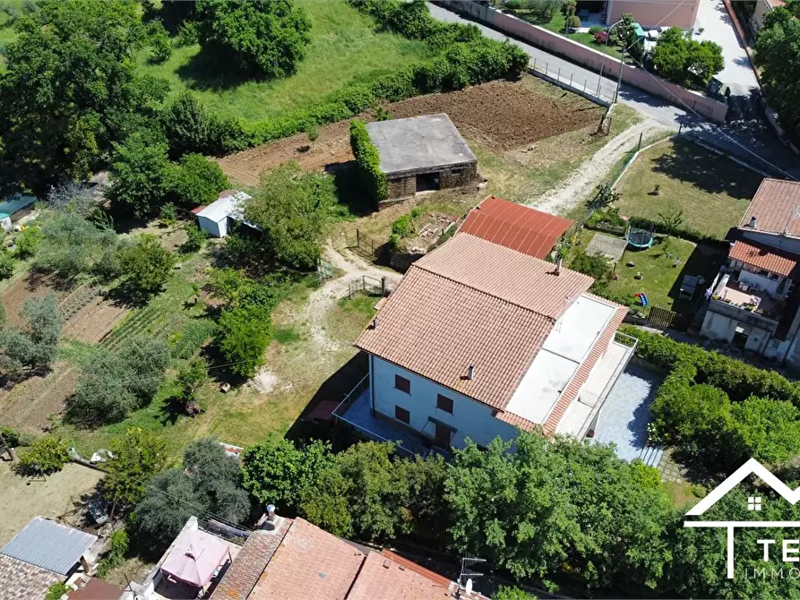 Immagine 2 di Villa in vendita  5 a Forano