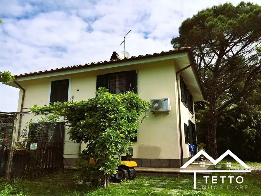 Immagine 1 di Villa in vendita  SNC a Sant'oreste