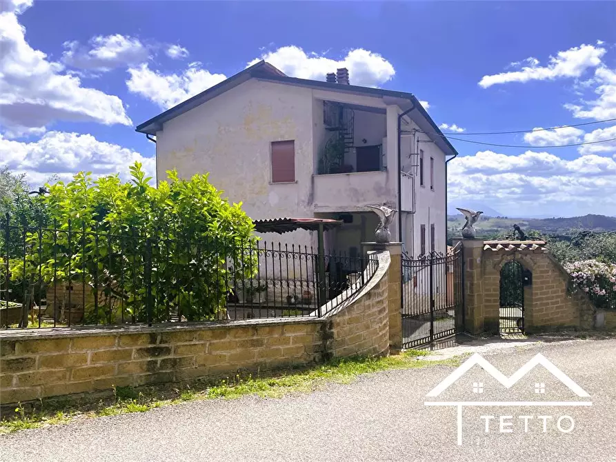 Immagine 2 di Casa semindipendente in vendita  19 a Forano
