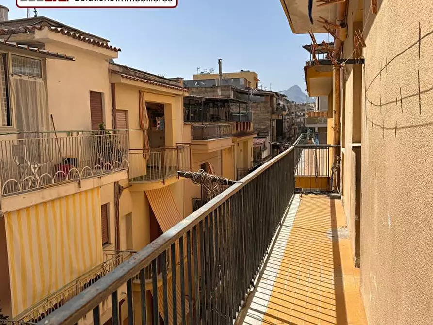 Immagine 1 di Appartamento in vendita  a Bagheria