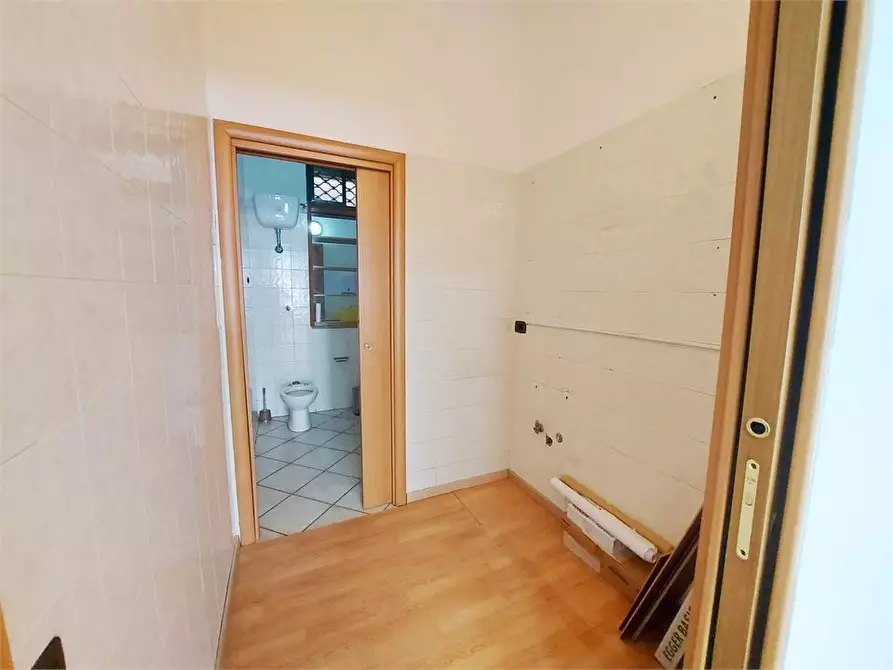 Immagine 6 di Licenza in affitto  79 a Afragola