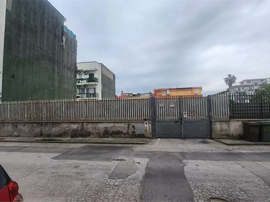Immagine 2 di Garage in vendita  a Casoria