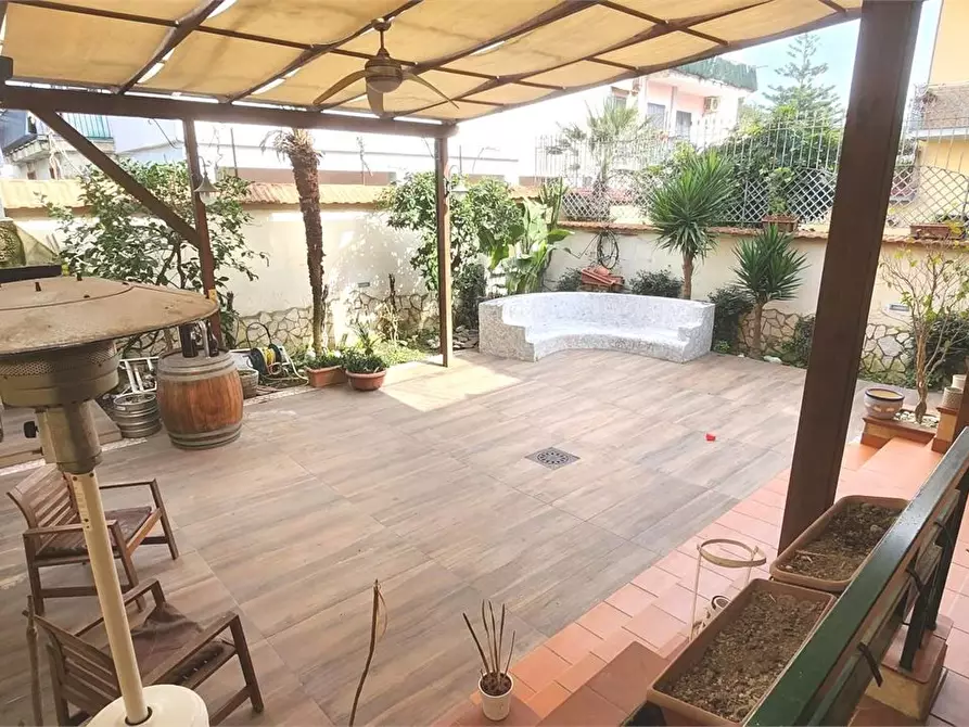 Immagine 6 di Villa in vendita  a Casoria