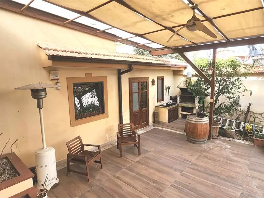 Immagine 9 di Villa in vendita  a Casoria