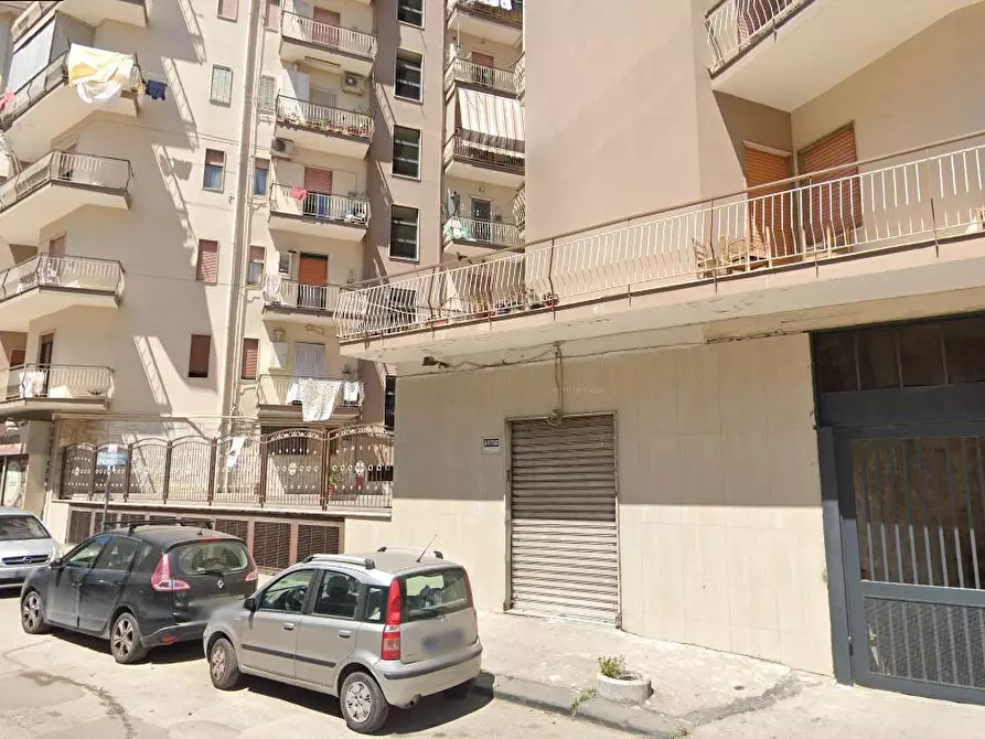 Immagine 2 di Negozio in vendita  70 a Casoria