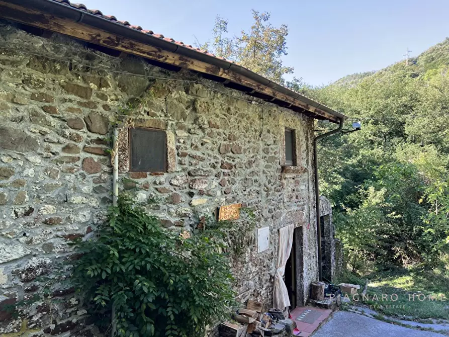 Immagine 1 di Rustico / casale in vendita  a Fivizzano