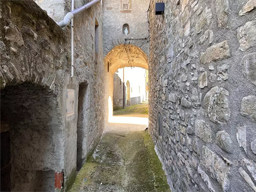 Immagine 3 di Appartamento in vendita  6 a Filattiera