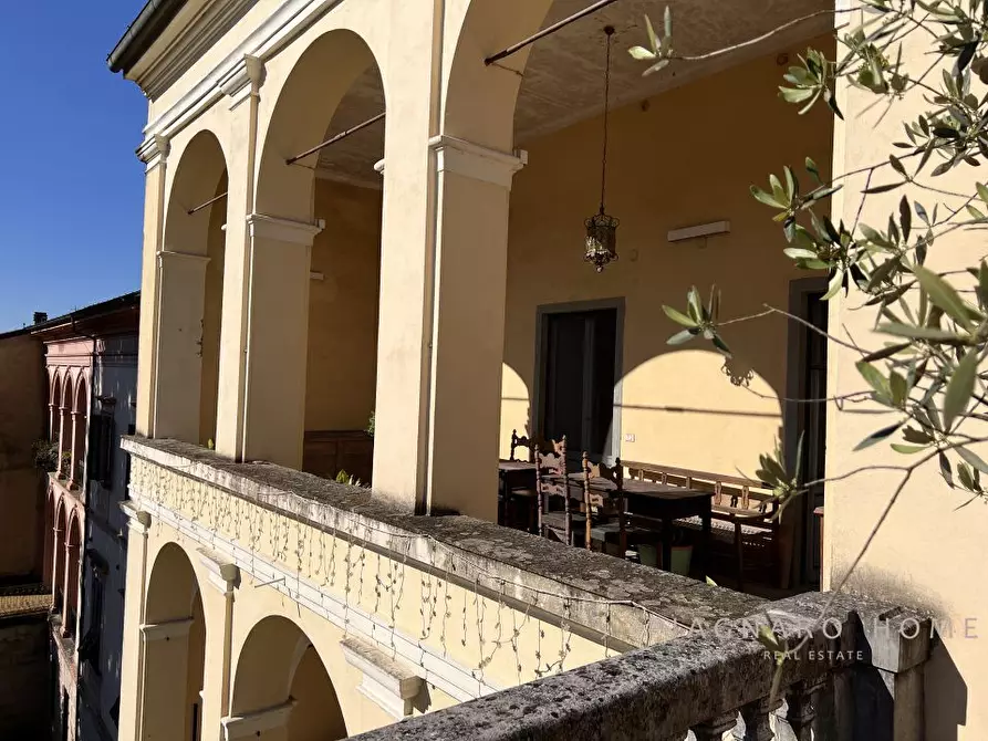Immagine 1 di Appartamento in vendita  10 a Pontremoli