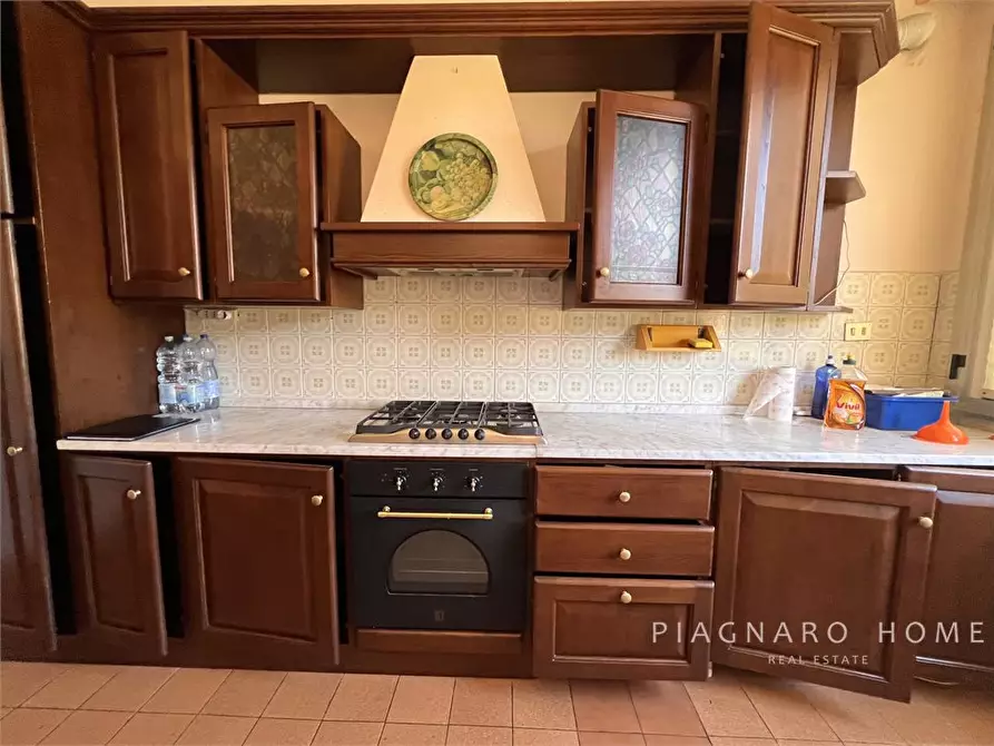 Immagine 2 di Appartamento in vendita  6 a Pontremoli