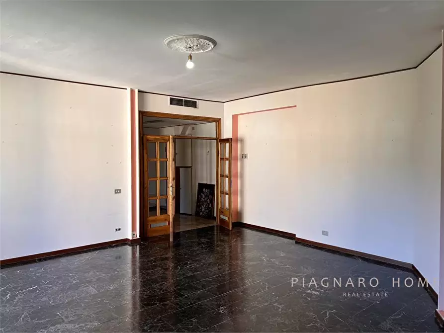 Immagine 5 di Appartamento in vendita  6 a Pontremoli