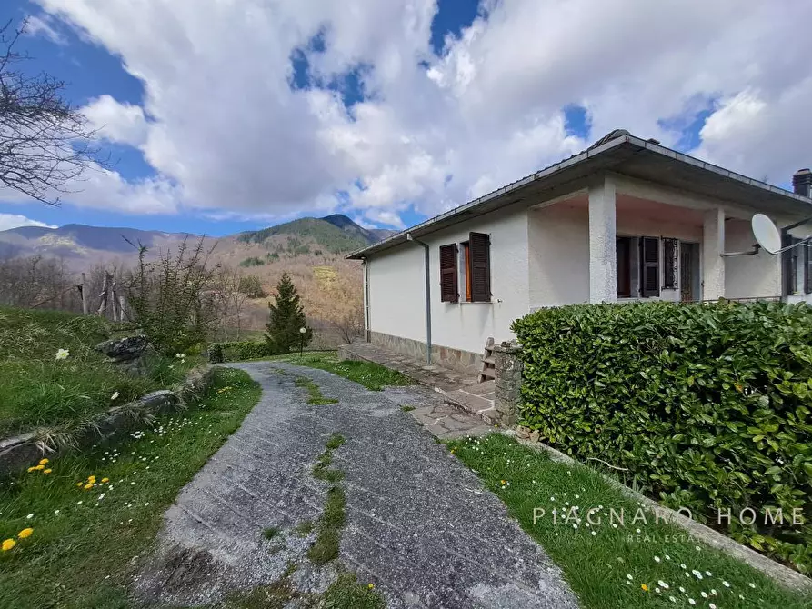 Immagine 1 di Casa indipendente in vendita  a Zeri