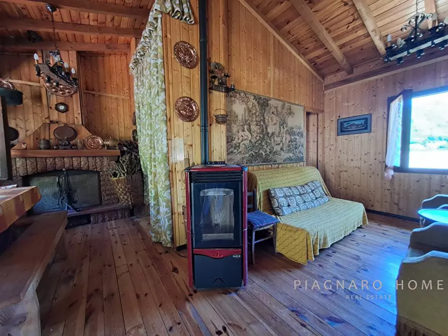 Immagine 1 di Casa indipendente in vendita  a Zeri