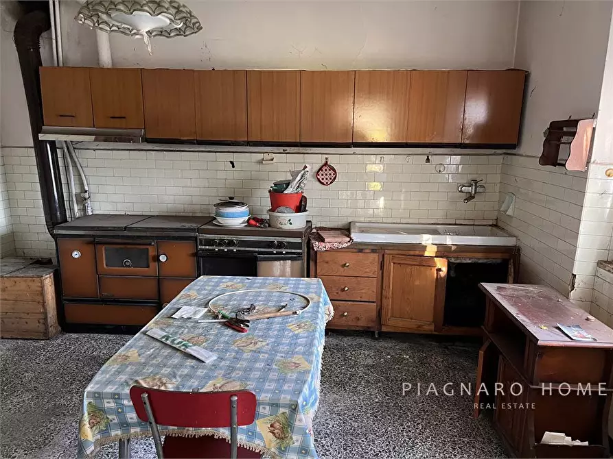 Immagine 6 di Casa indipendente in vendita  a Zeri