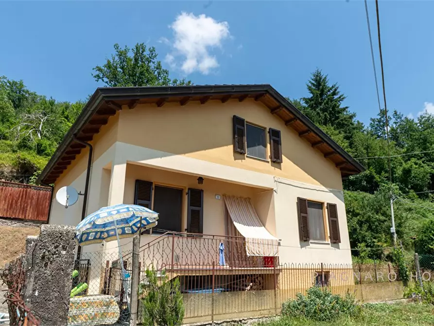 Immagine 1 di Casa indipendente in vendita  a Zeri