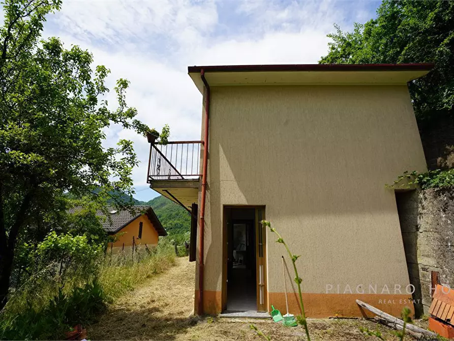 Immagine 2 di Casa indipendente in vendita  a Zeri