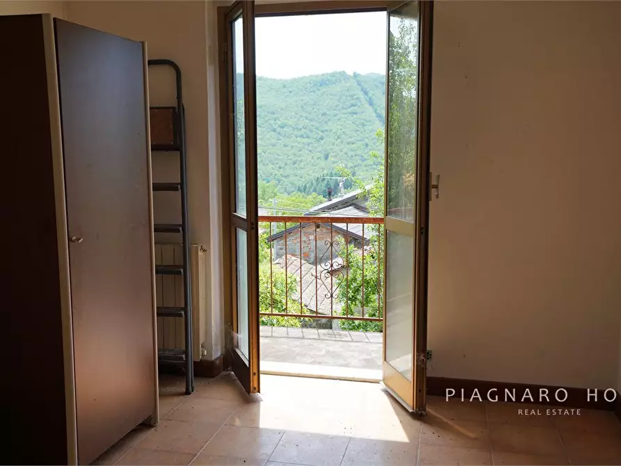 Immagine 9 di Casa indipendente in vendita  a Zeri