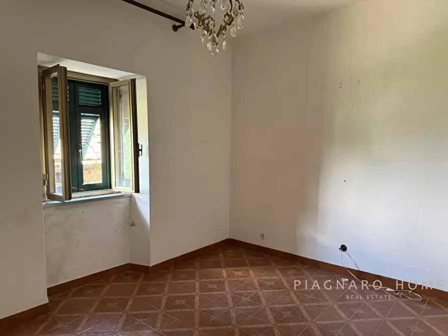 Immagine 9 di Rustico / casale in vendita  a Tresana