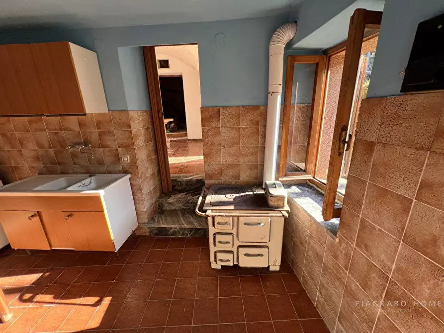 Immagine 8 di Rustico / casale in vendita  a Pontremoli