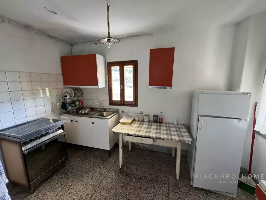 Immagine 3 di Rustico / casale in vendita  a Filattiera