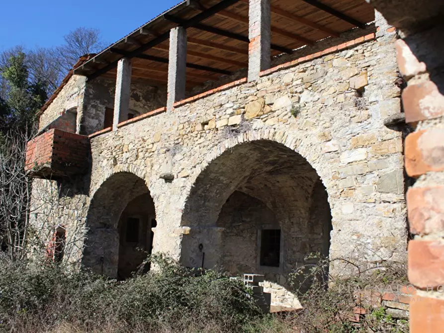 Immagine 8 di Rustico / casale in vendita  a Pontremoli