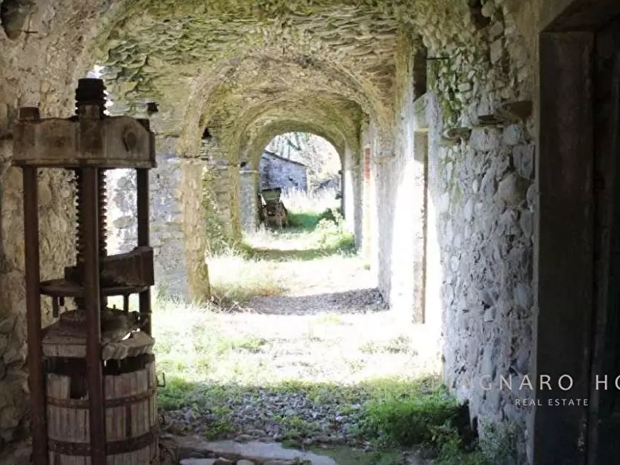 Immagine 7 di Rustico / casale in vendita  a Pontremoli