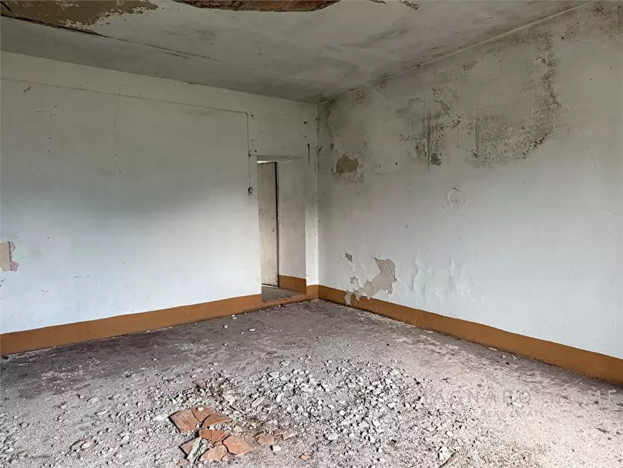 Immagine 9 di Rustico / casale in vendita  15 a Pontremoli